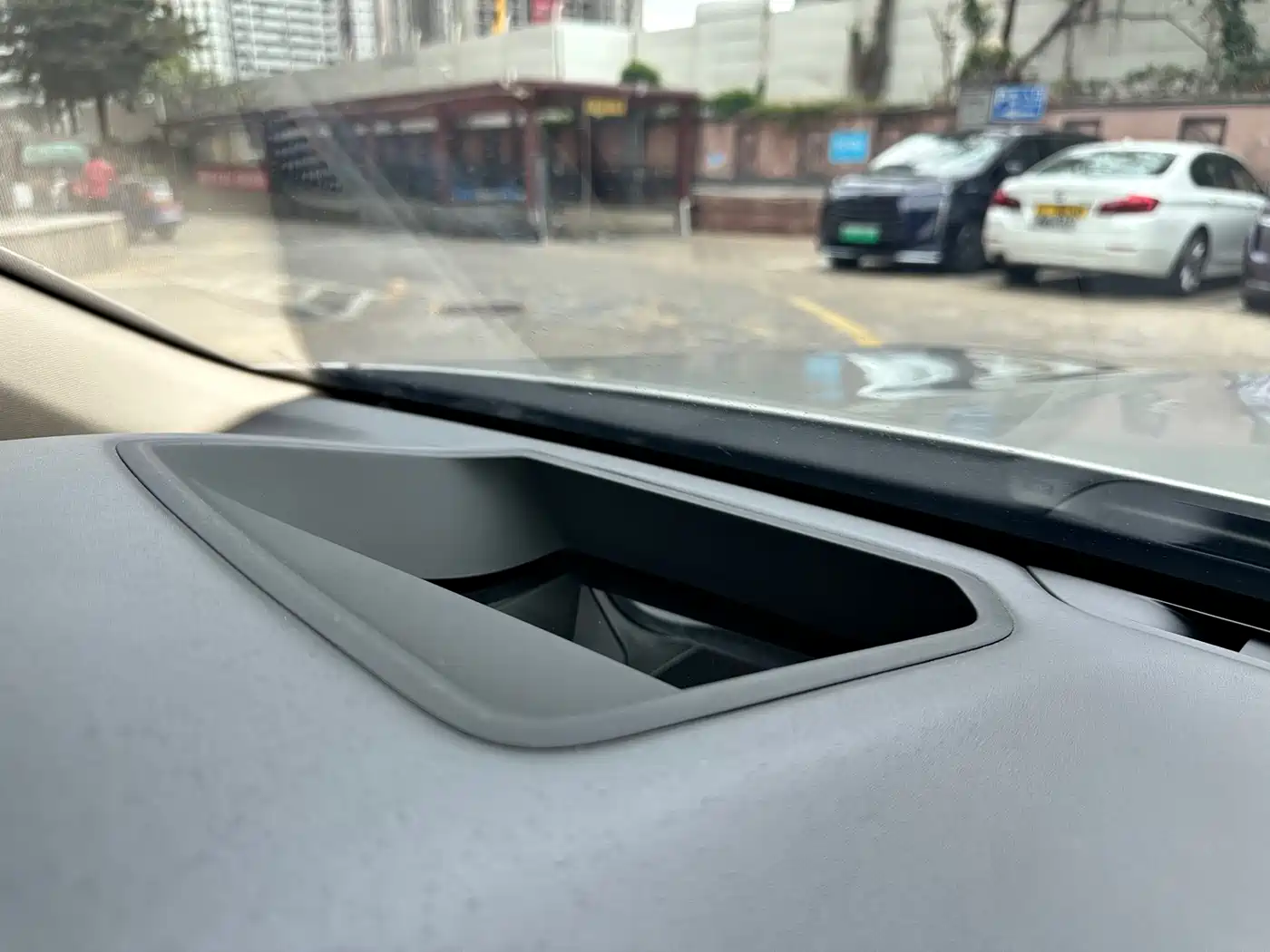 BMW 7 Series 2017 740Li Leading Edition фото 12