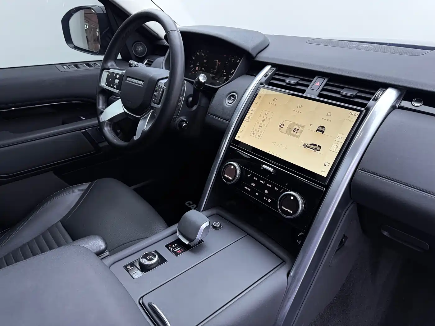 Land Rover Discovery 2024 Model 360PS S фото 30