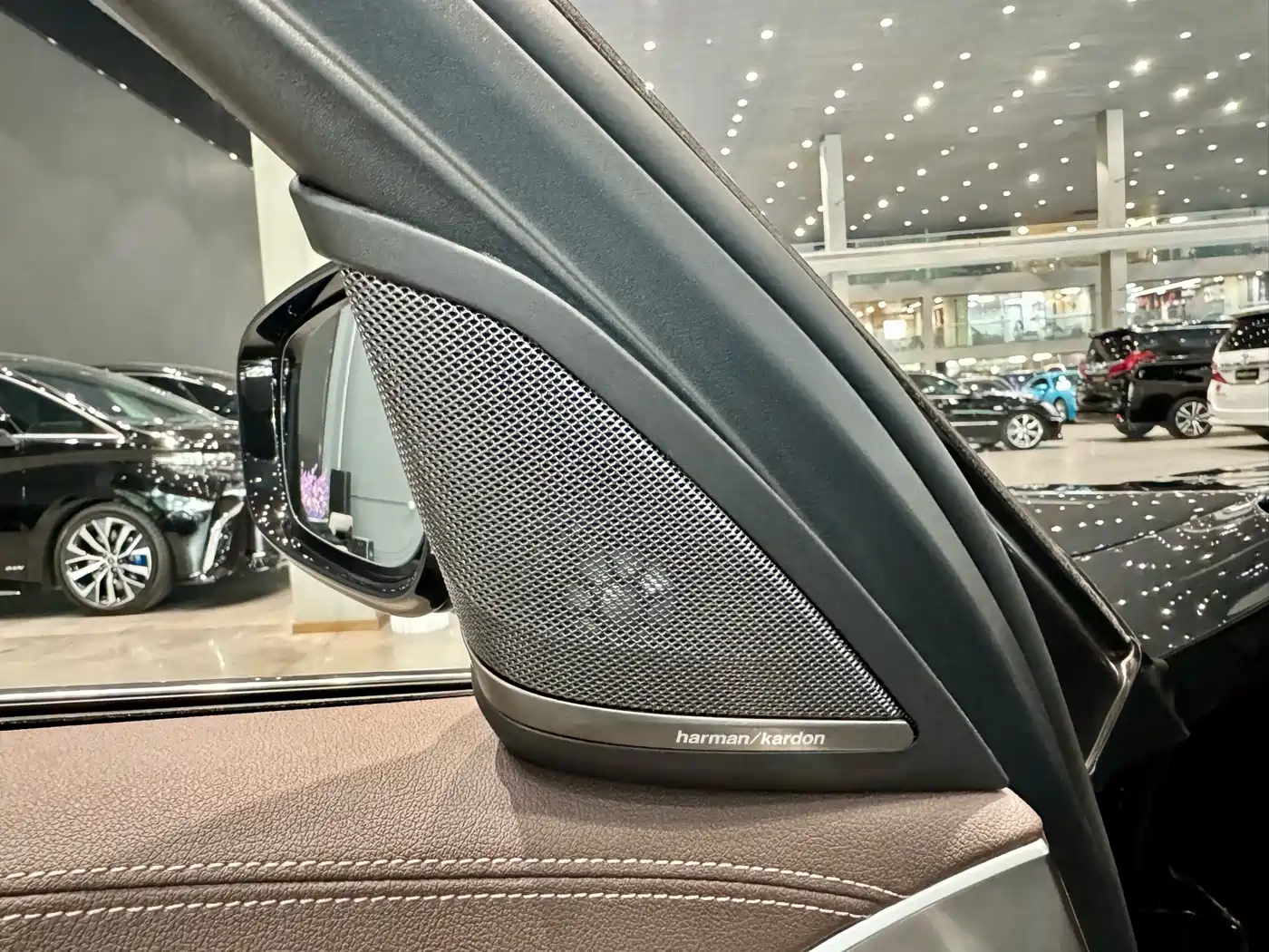 BMW 5 Series 2023 530Li Premium M Sport Package фото 12