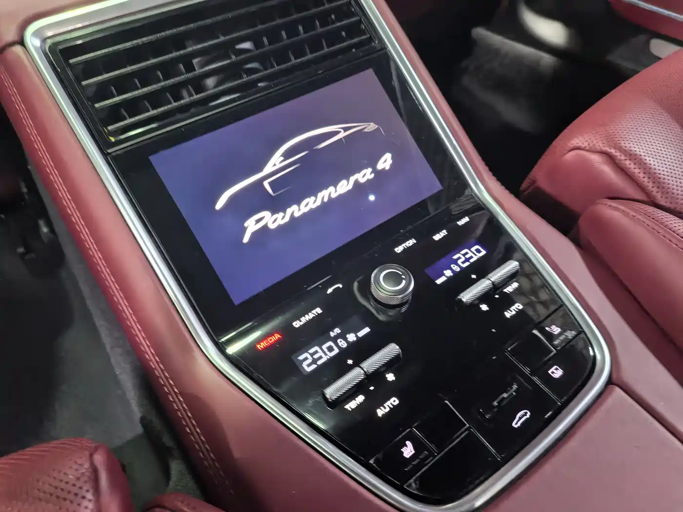 Porsche Panamera 2019 Panamera 4 Executive Long Wheelbase 2.9T фото 5