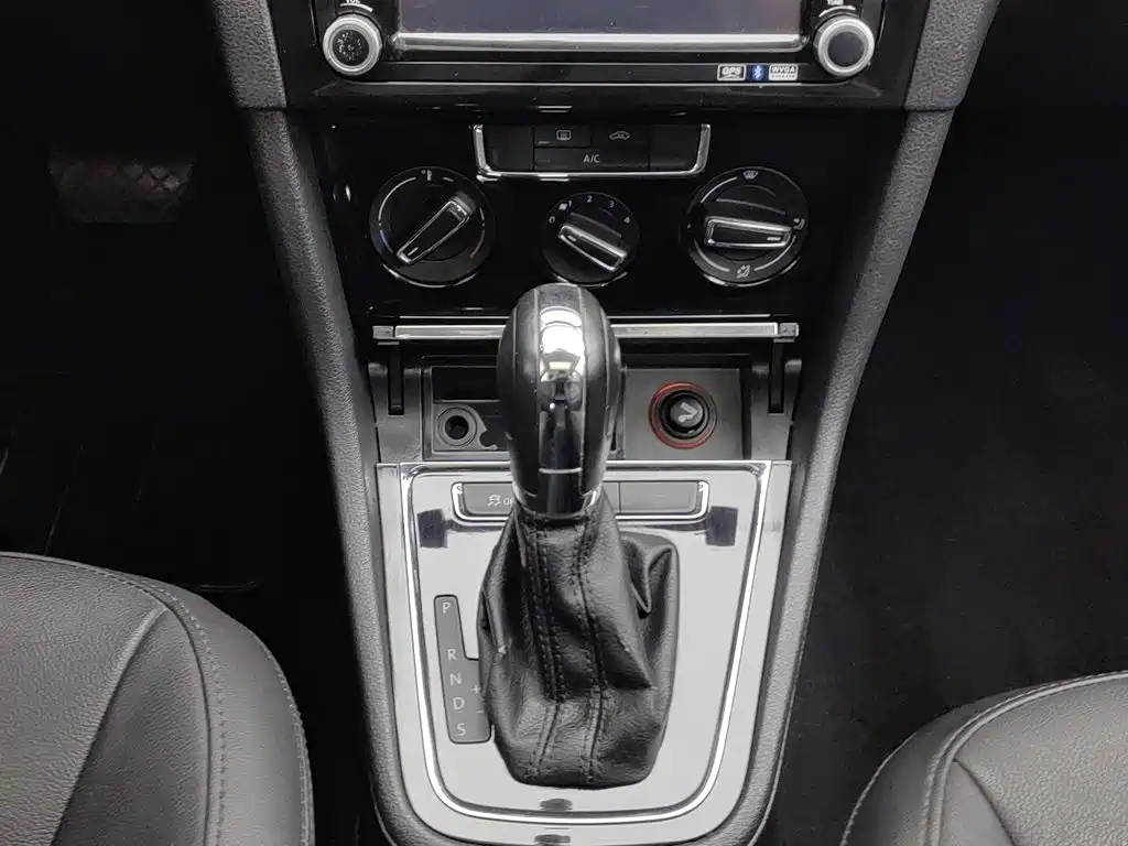 Volkswagen Bora 2013 2013 1.6L Automatic Comfort Model