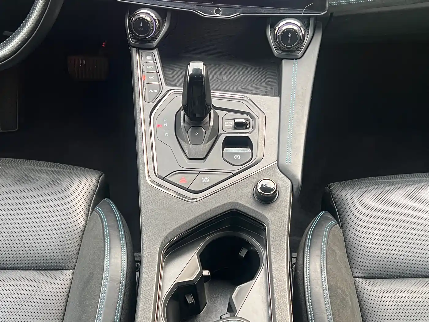 Lynk & Co 05 EM-P 2021 1.5TD PHEV HALO фото 23