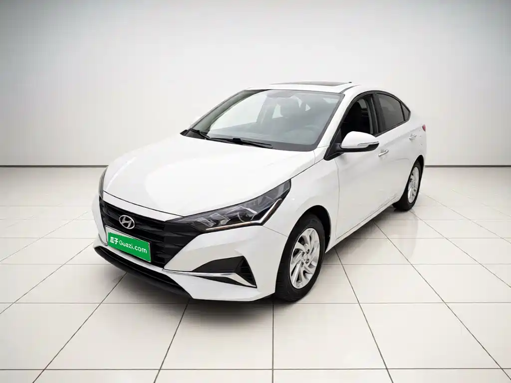 صورة 1 - Hyundai Verna