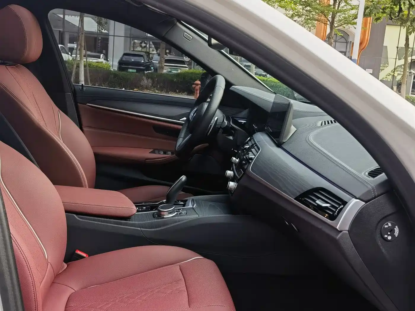 BMW 5 Series 2023 530Li Leading M Sport Package фото 26