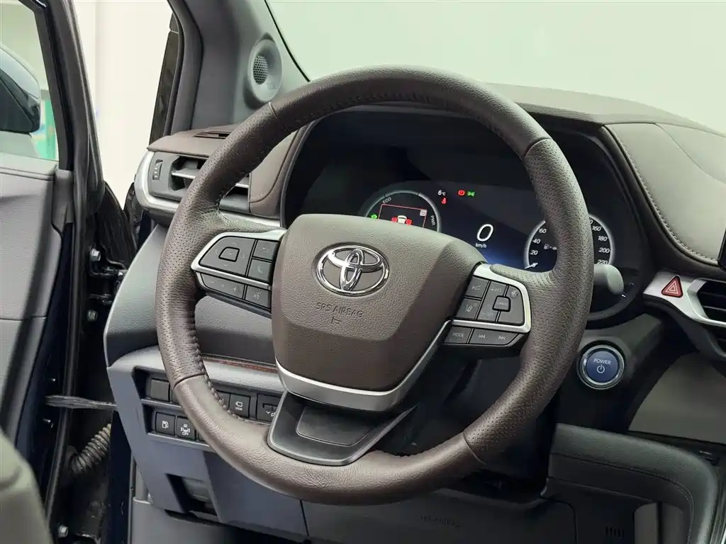 Toyota Granvia 2023 2.5L Hybrid Flagship VIP Edition фото 15