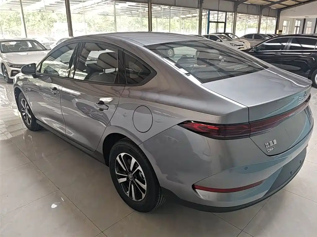 BYD Qin PLUS 2026 DM-i Smart Edition 128KM Progressive фото 5