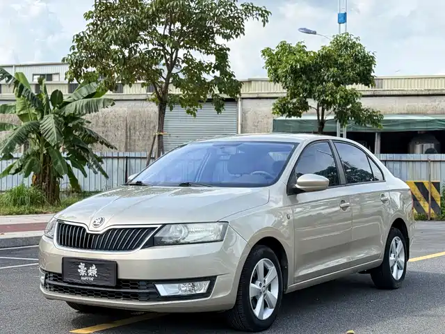 Škoda Rapid 2015 1.6L Automatic Smart Selection