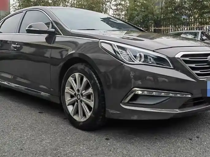 Hyundai Sonata 2015 1.6T GLS Smart фото 12