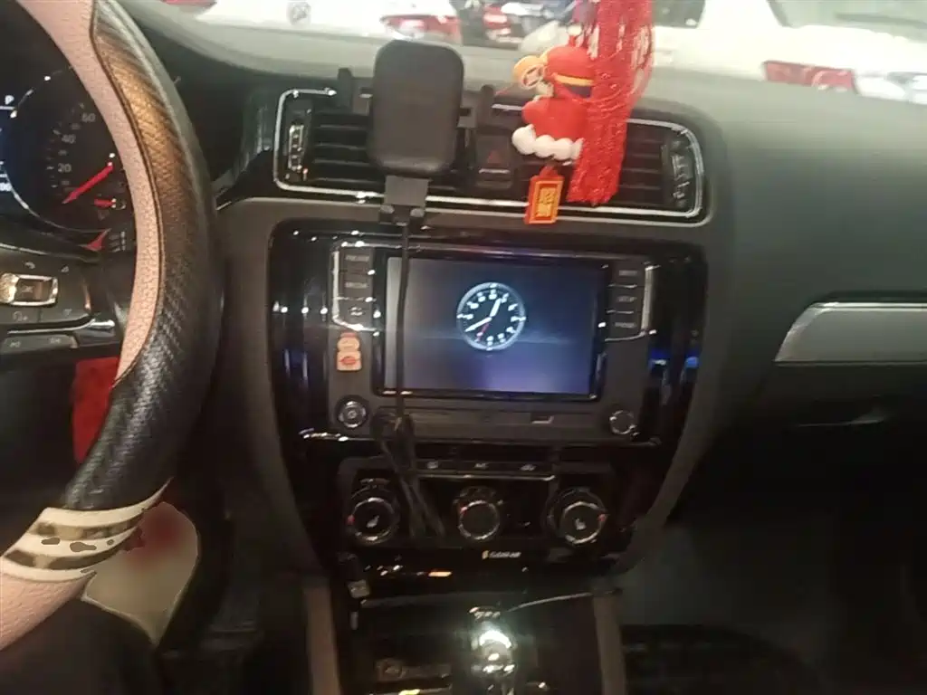 Volkswagen Sagitar 2017 180TSI Auto Exclusive Edition фото 10