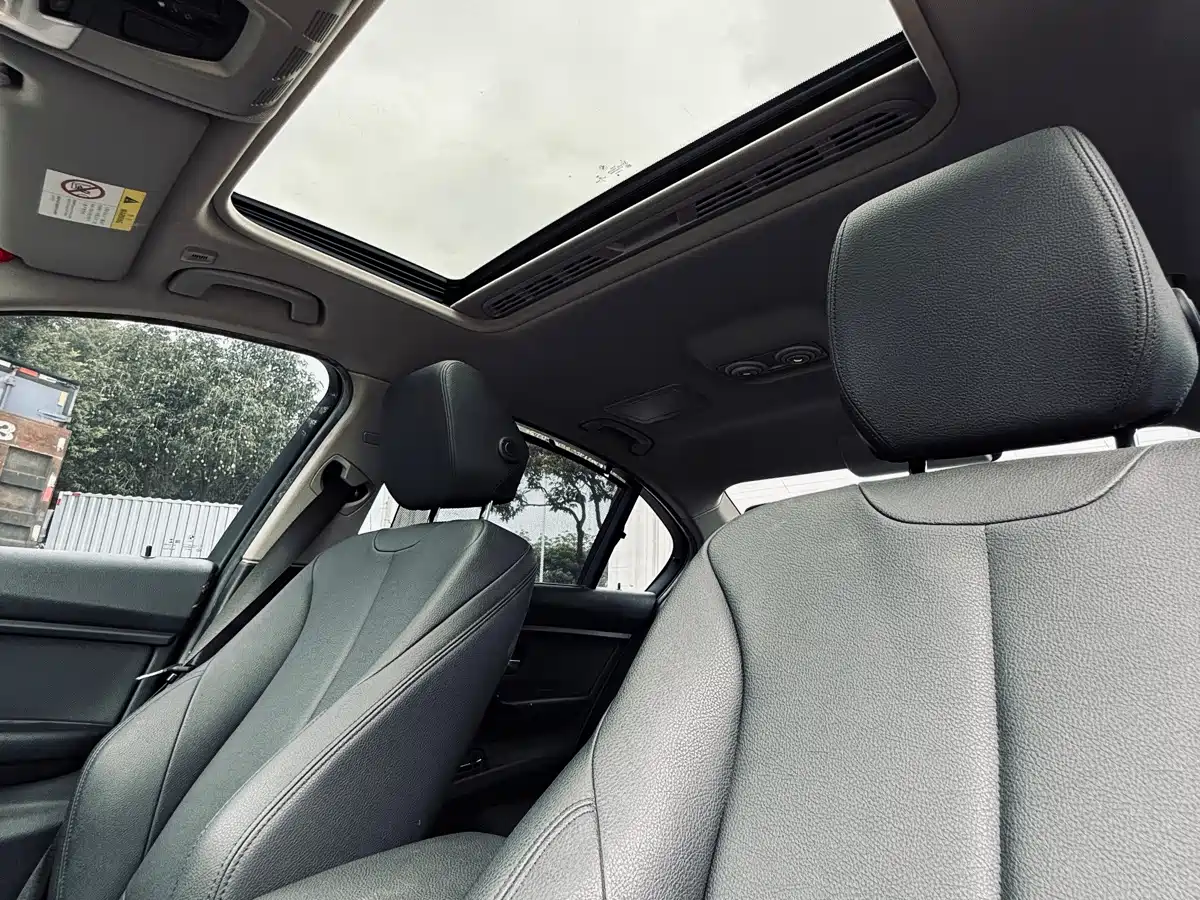 BMW 3 Series 2018 320Li Fashion Style фото 37