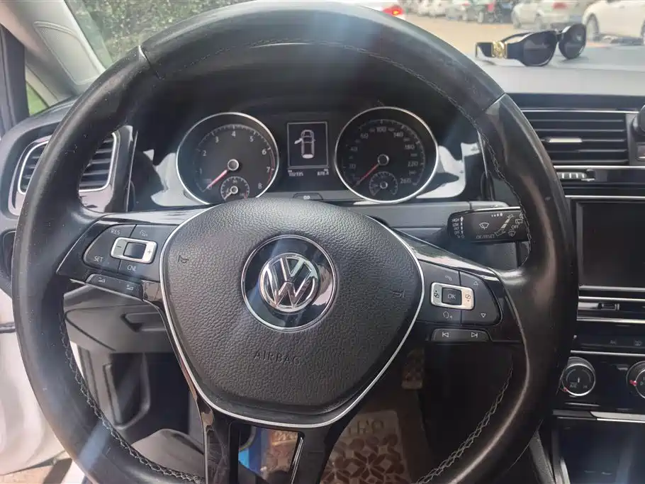 Volkswagen Golf 2016 1.4TSI 25th Anniversary Edition фото 15