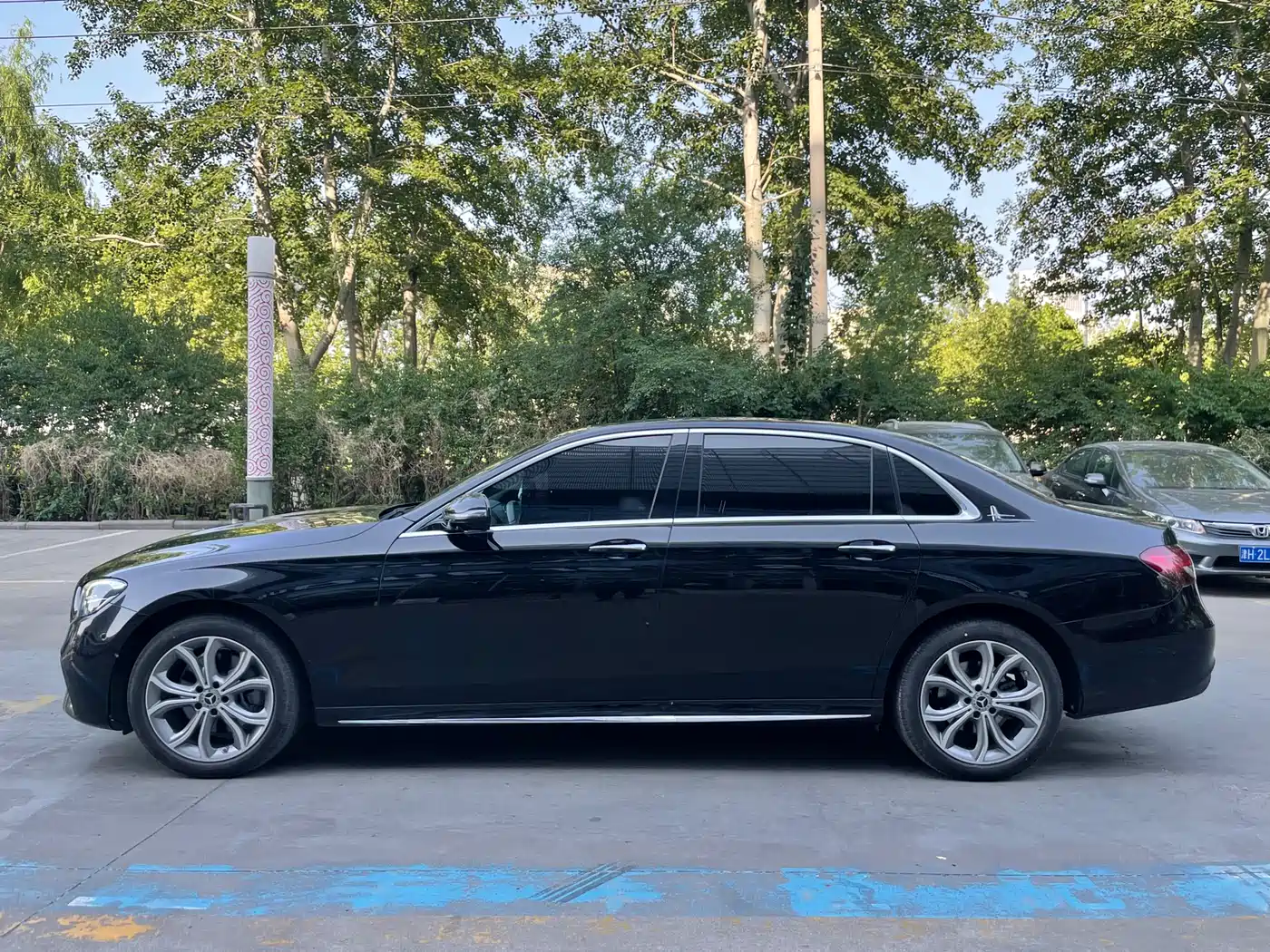 MERCEDES-BENZ E-CLASS