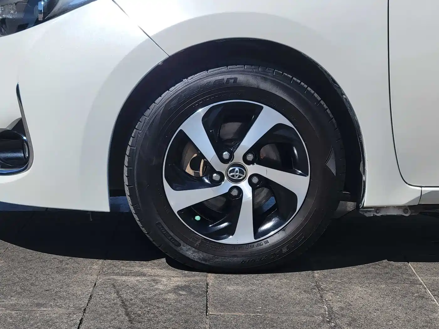 Toyota Levin 2017 Facelift 185T CVT Elite (China V) фото 15
