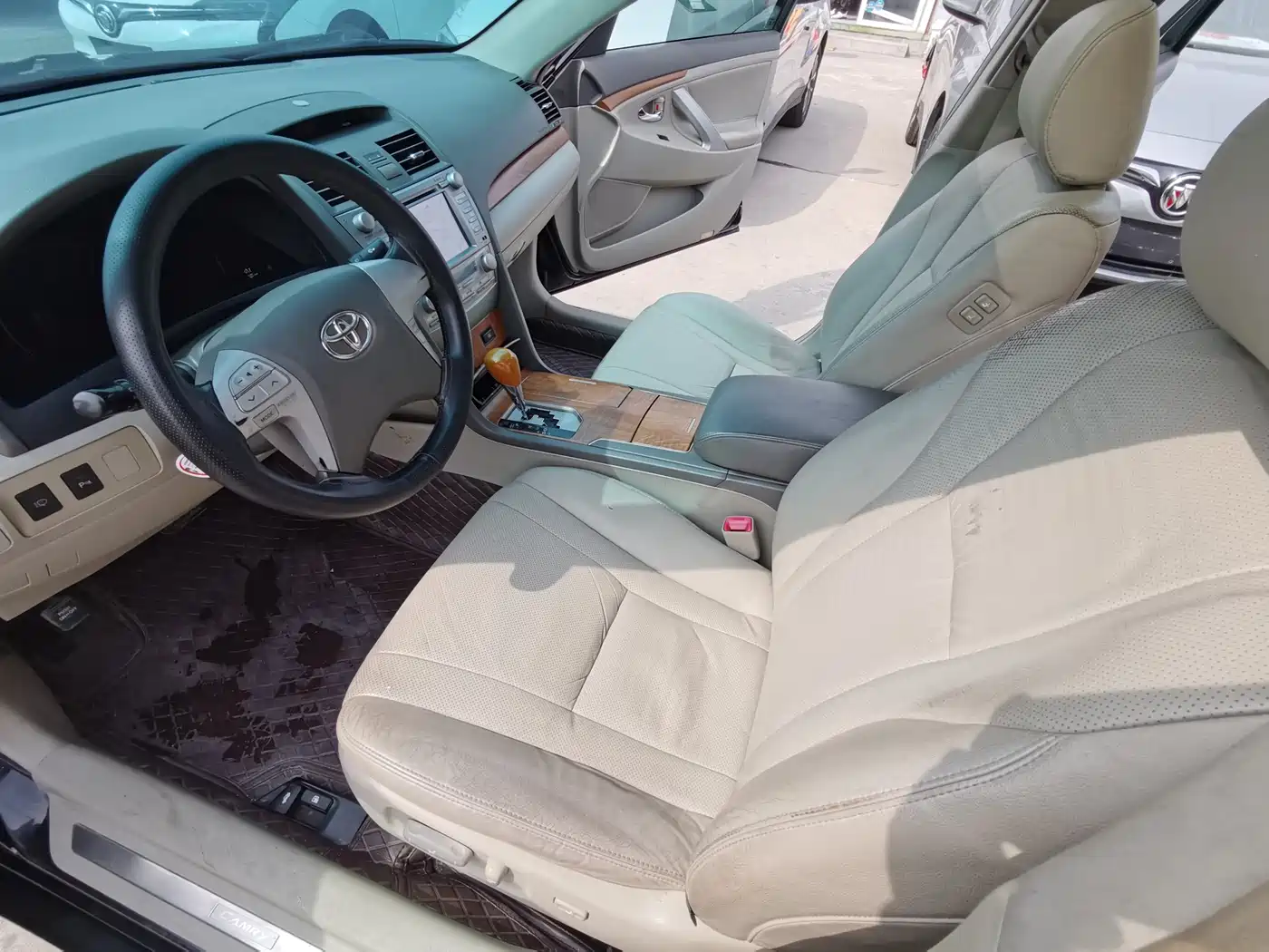 Toyota Camry 2010 240G Luxury Edition фото 11