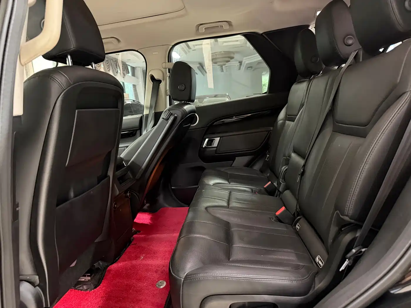 Land Rover Discovery 2018 3.0 SC V6 SE фото 5