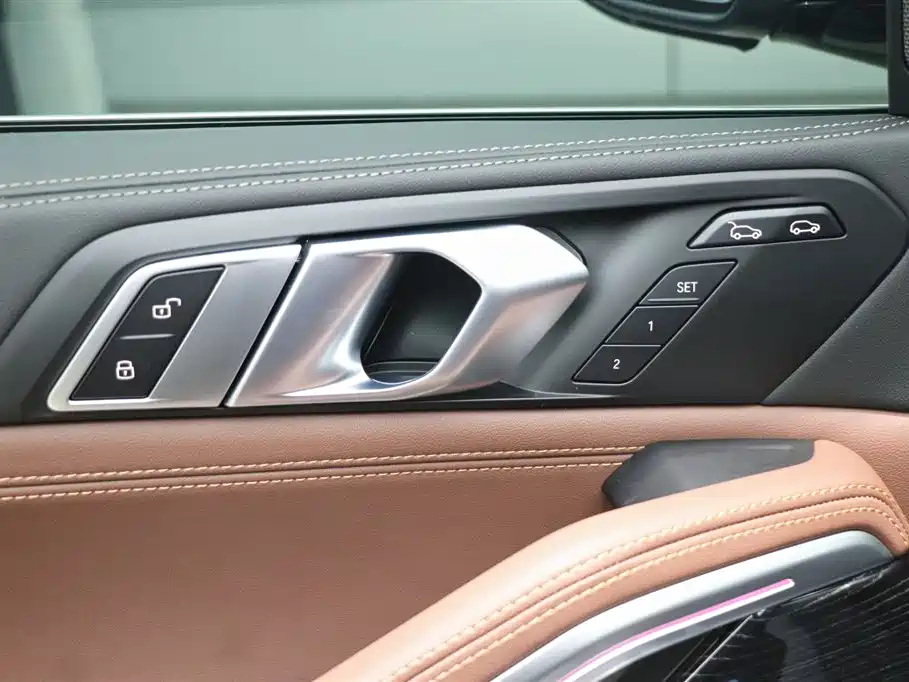BMW X6 2023 xDrive40i M Sport Package фото 11