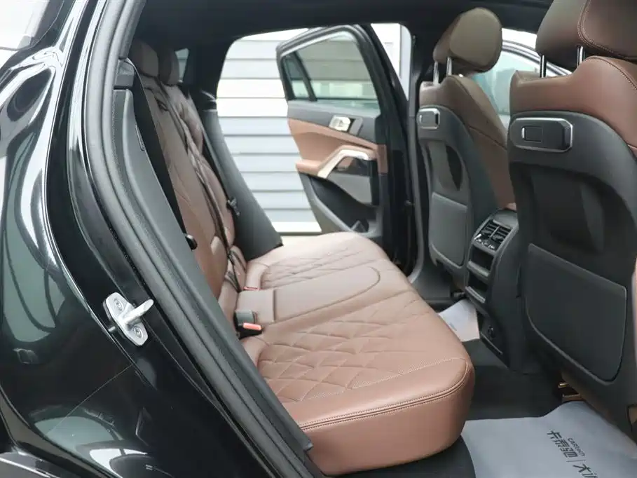 BMW X6 2023 xDrive40i M Sport Package фото 24