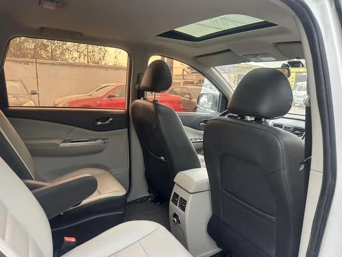 Dongfeng Fengxing Fengxing S500 2016 2016 1.6L Manual Premium