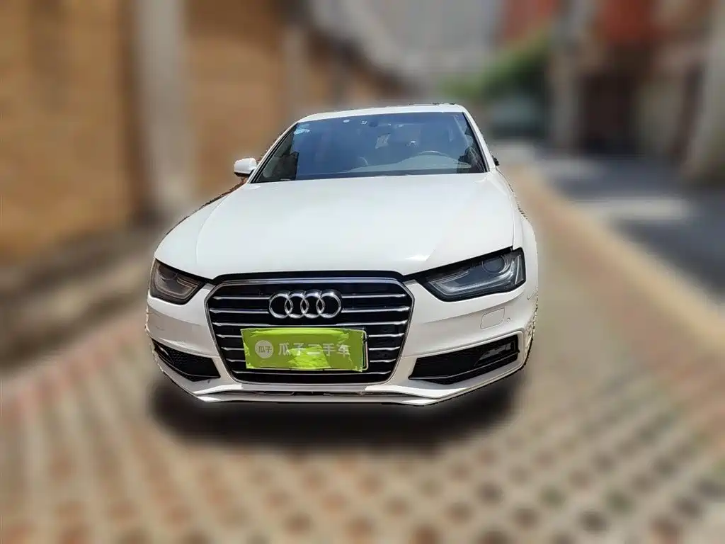 Audi A4L 2016 35 TFSI Automatic Comfort фото 3