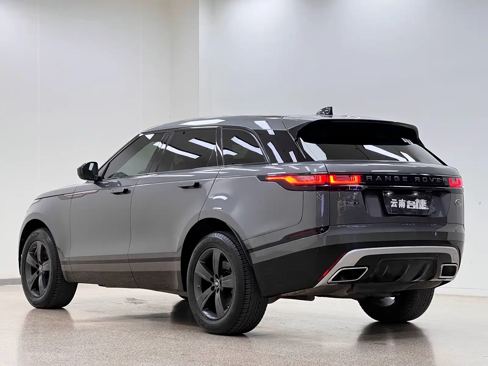 Фото 5 - Land Rover Range Rover Velar