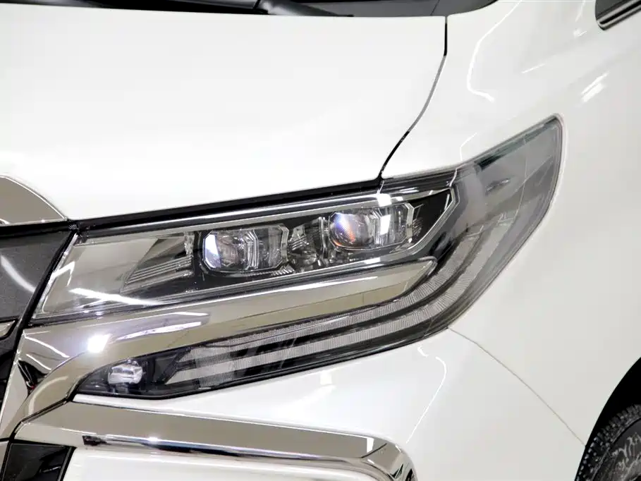 Toyota Alphard 2023 Dual Hybrid 2.5L Ultimate Gold Edition фото 26