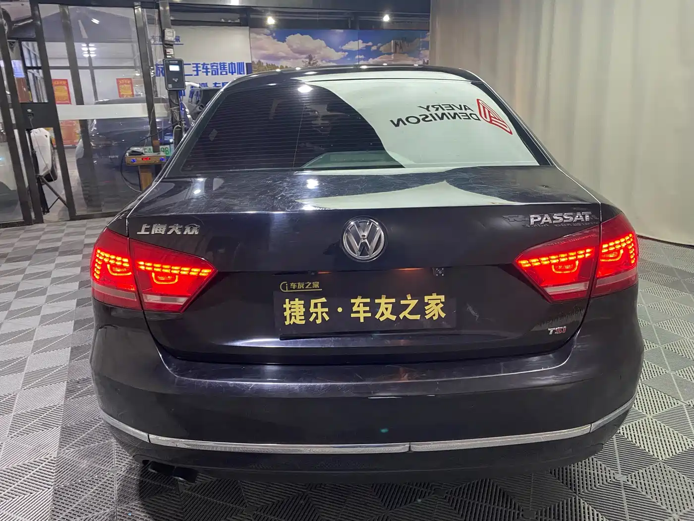 Volkswagen Passat 2014 1.8TSI DSG Luxury Edition фото 6