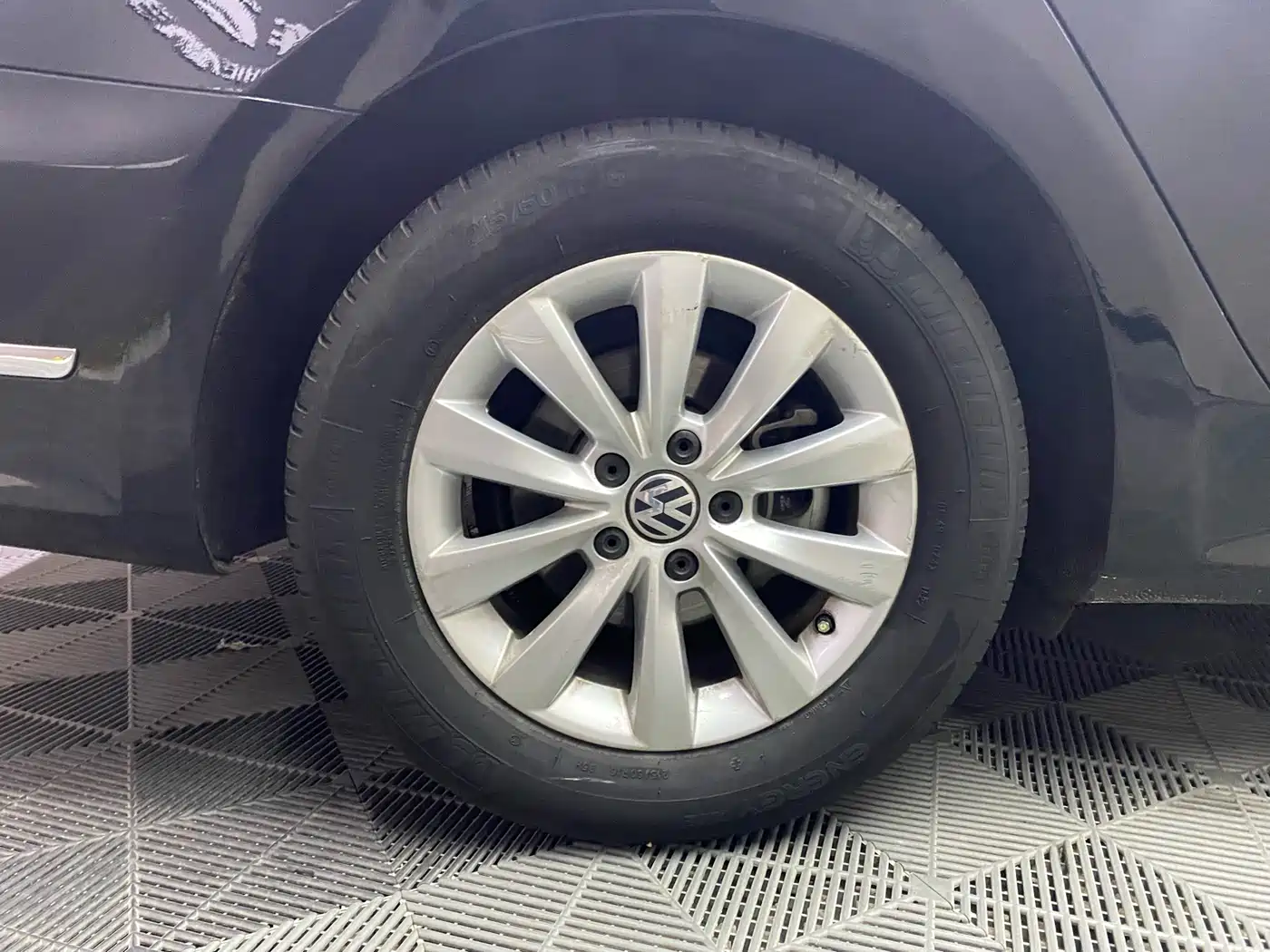 Volkswagen Passat 2014 1.8TSI DSG Luxury Edition фото 18