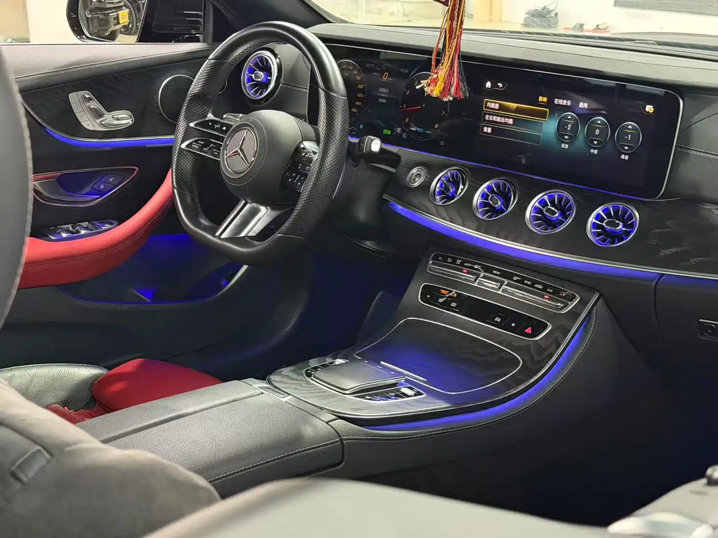 Mercedes-Benz E-Class, миниатюра 7