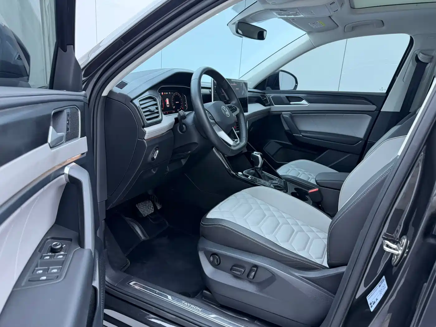 Volkswagen Tayron 2023 280TSI 2WD Luxury Plus Advanced Edition фото 7