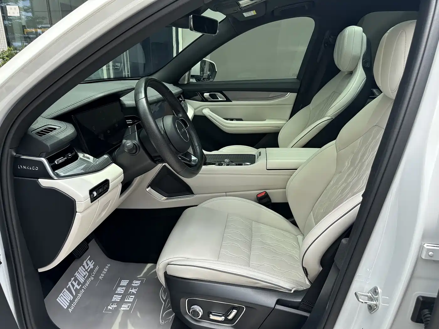 Lynk & Co 09 EM-P 2021 2.0T PHEV Ultra 6-seater фото 15
