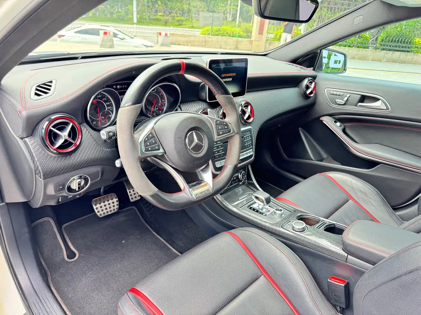Mercedes-Benz A-Class AMG (Import) 2016 AMG A 45 4MATIC фото 9