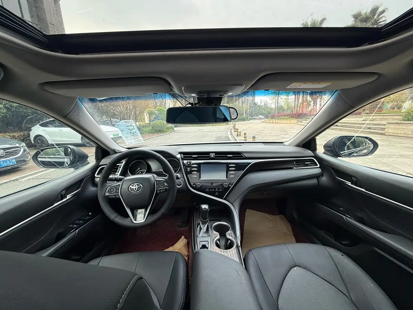 Toyota Camry 2018 2.0G Luxury Edition фото 9