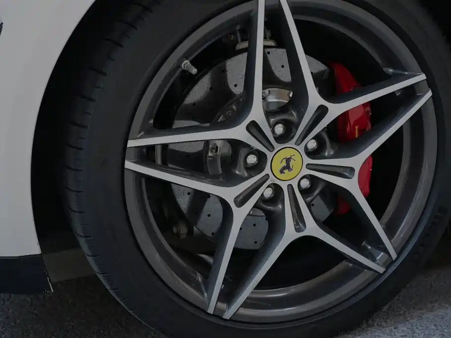 Ferrari California T 2016 2015 3.9T Standard