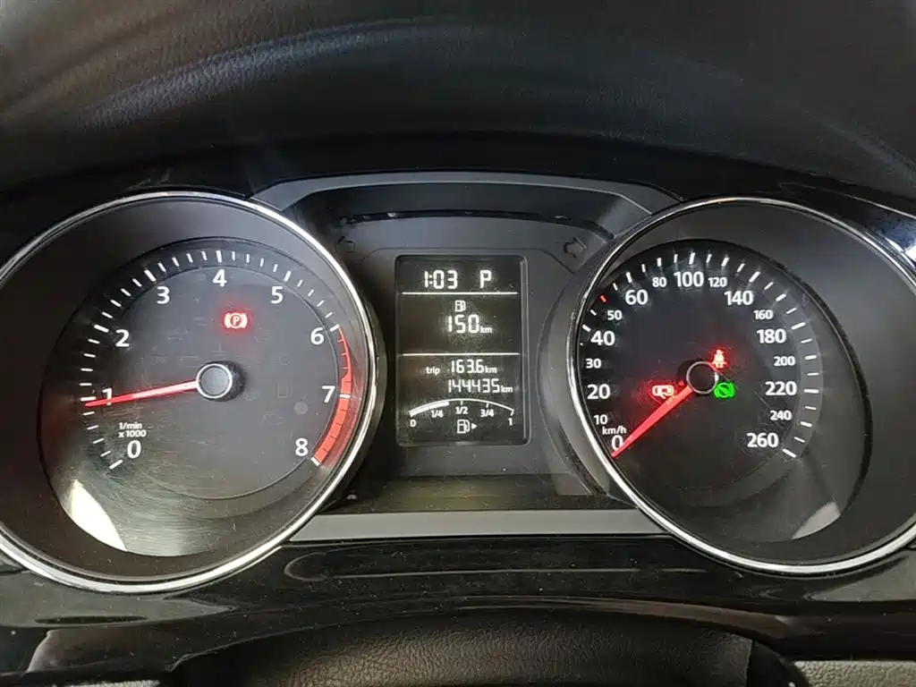 Volkswagen Sagitar 2018 1.6L Automatic Comfort фото 12