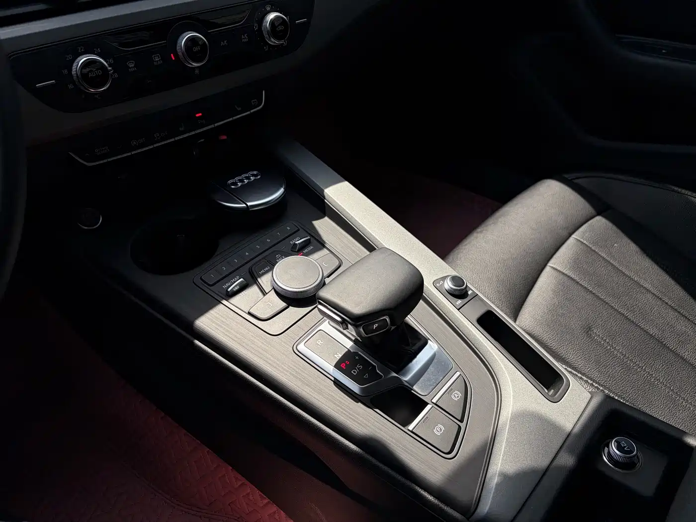 Audi A4L 2019 40 TFSI Progressive (China V) фото 14