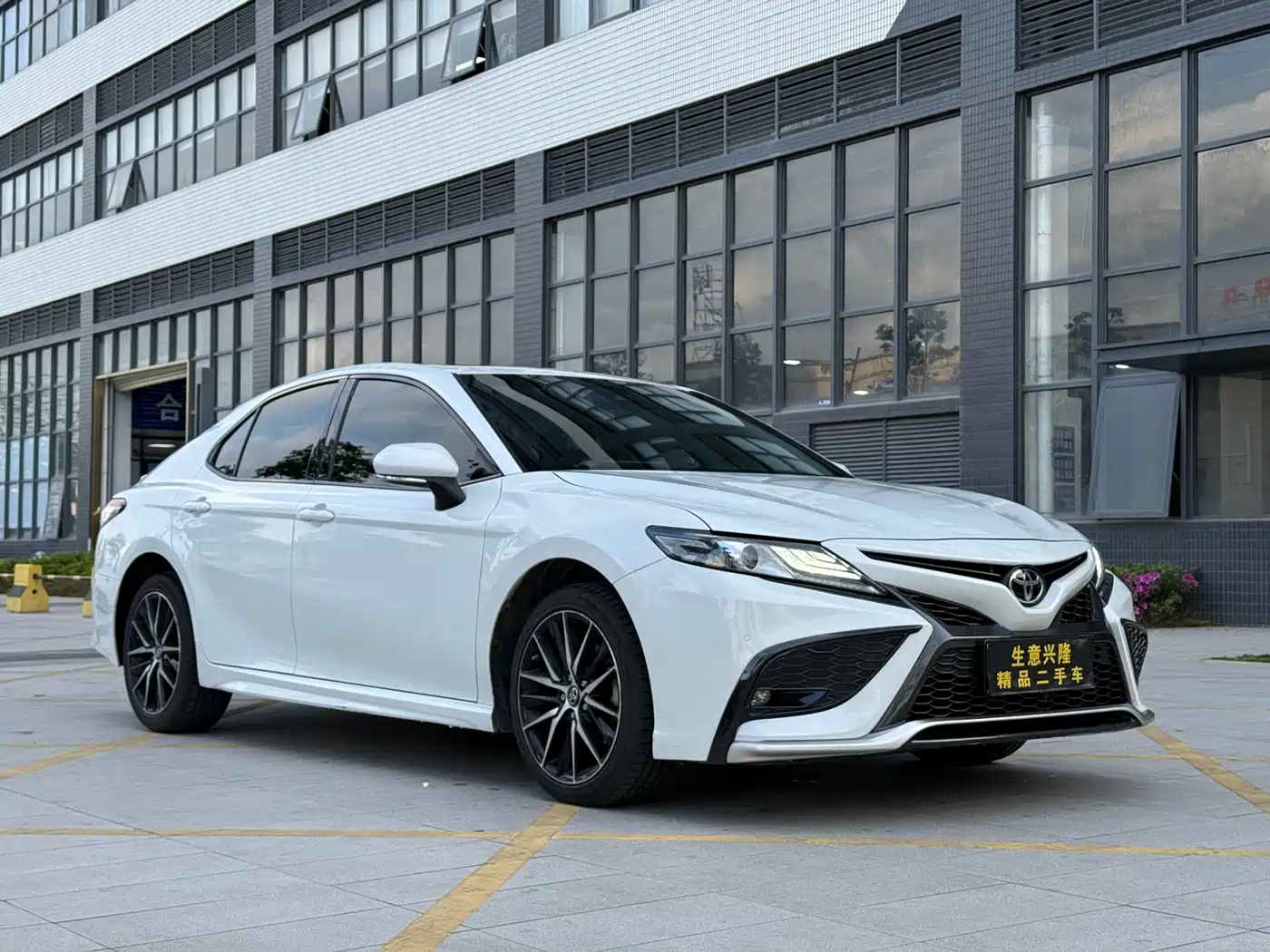 Toyota Camry 2021 2.0S Sporty Edition фото 3
