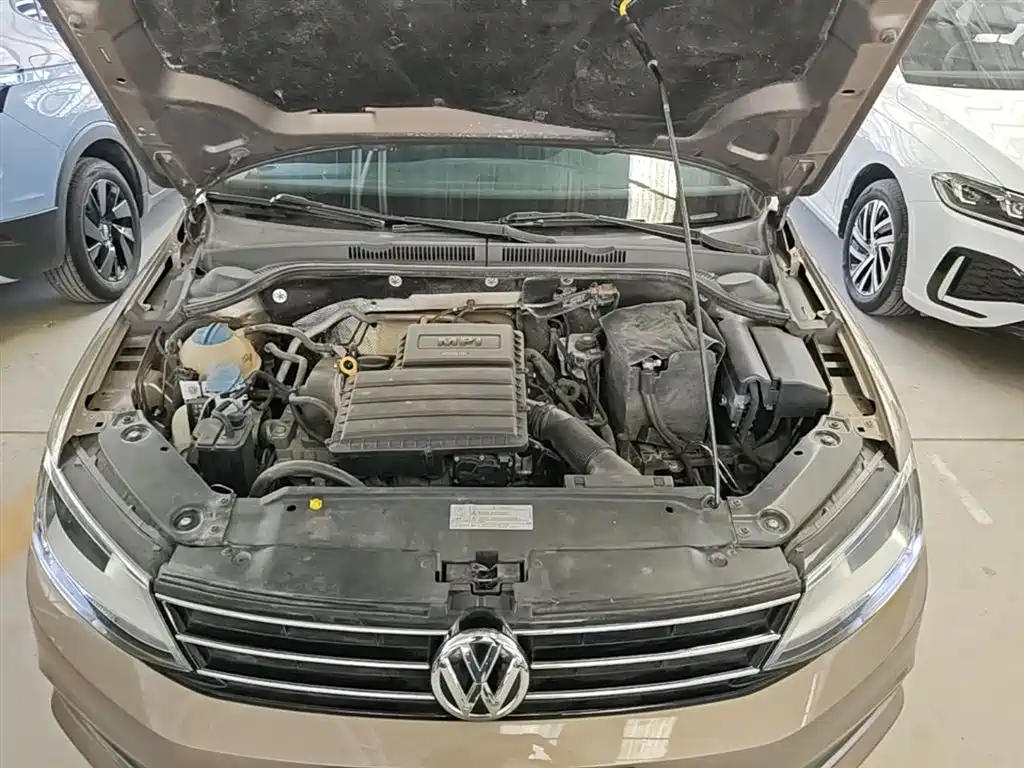 Volkswagen Sagitar 2018 1.6L Automatic Comfort фото 20