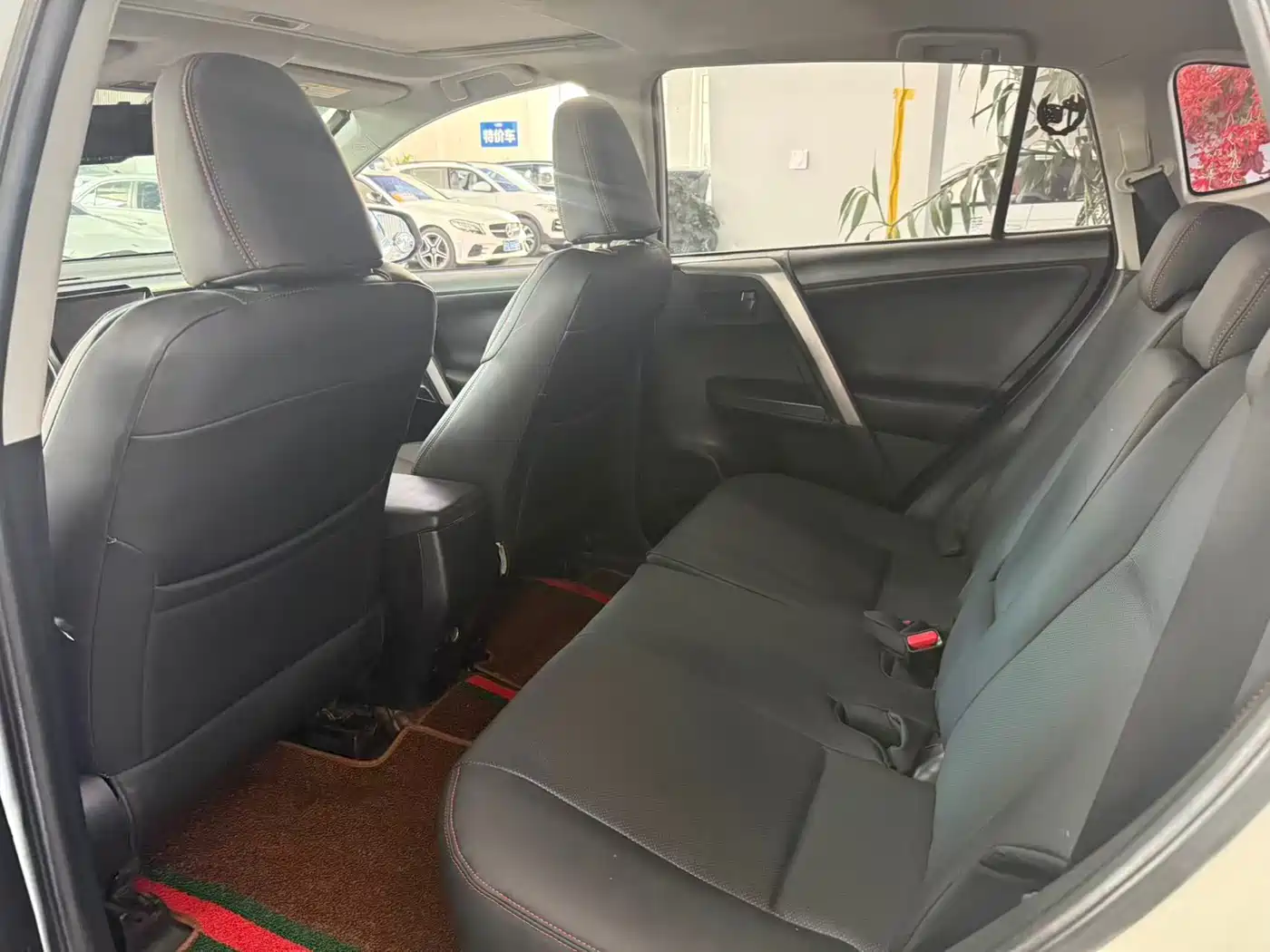 Toyota RAV4 Rongfang 2016 2.0L CVT 2WD Trend (China V) фото 5