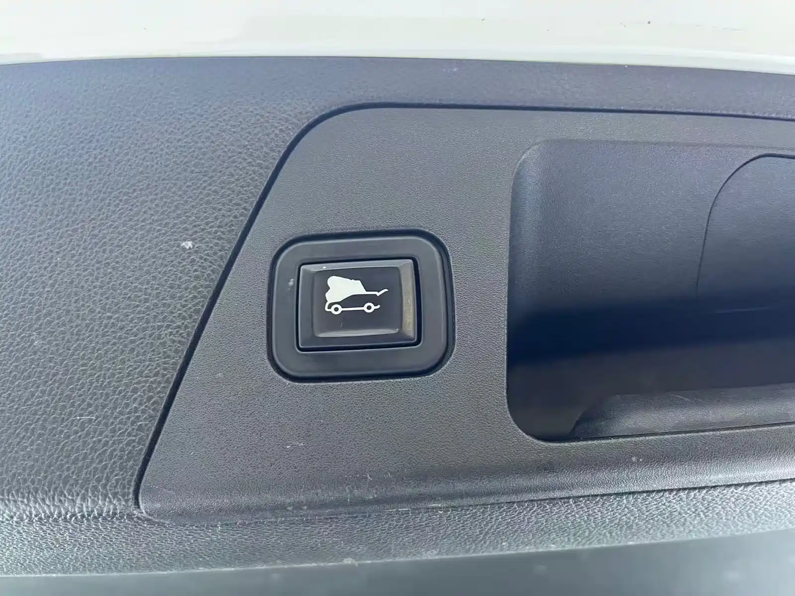 Photo 15 - Buick Envision Plus
