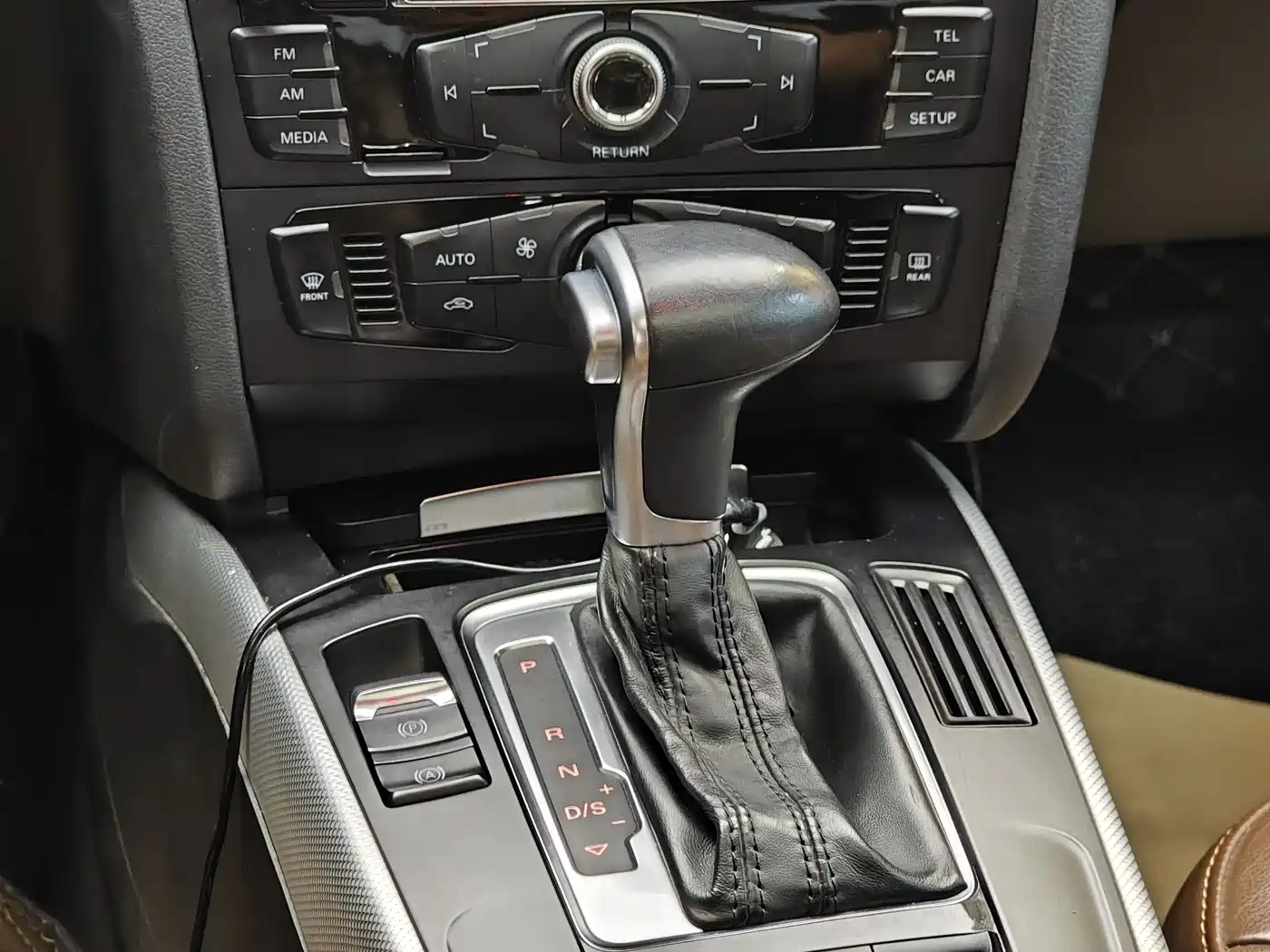 Audi A4L 2013 35 TFSI Automatic Standard фото 18