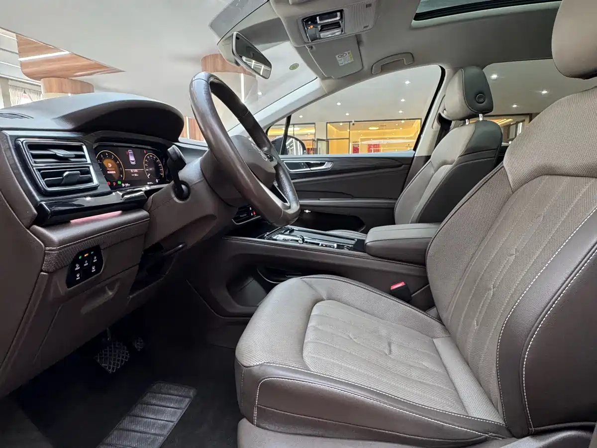 Volkswagen Viloran 2022 330TSI Luxury Edition фото 14
