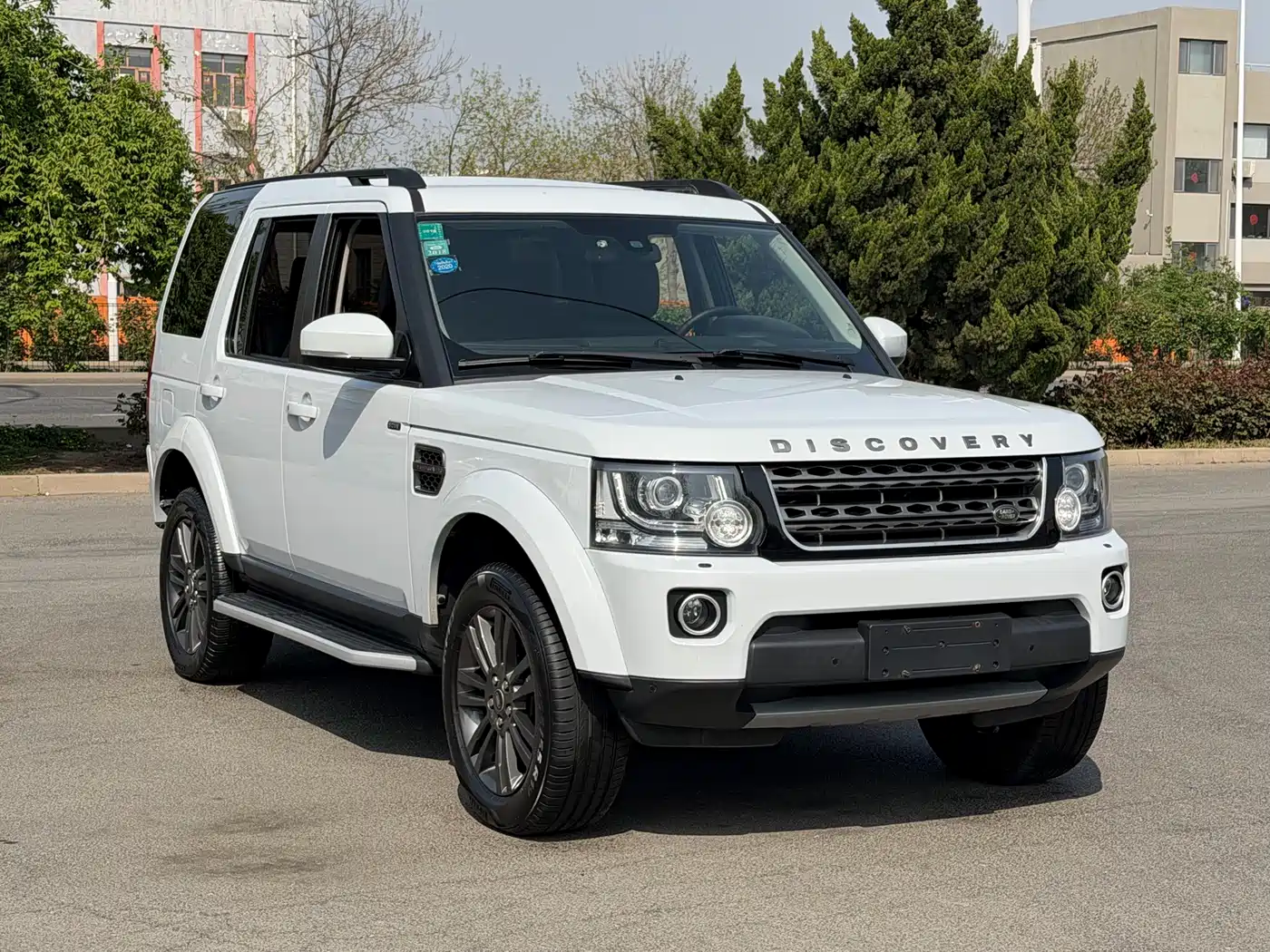 Land Rover Discovery 2016 3.0 SC V6 HSE фото 3