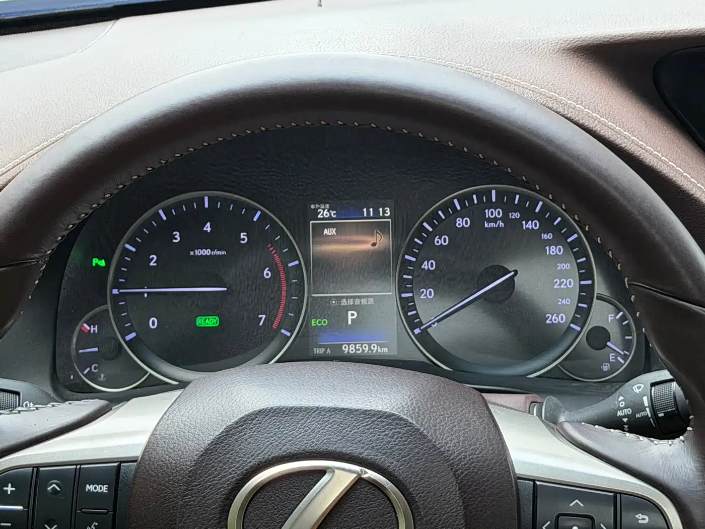 Lexus ES 2015 300h Comfort Edition фото 17