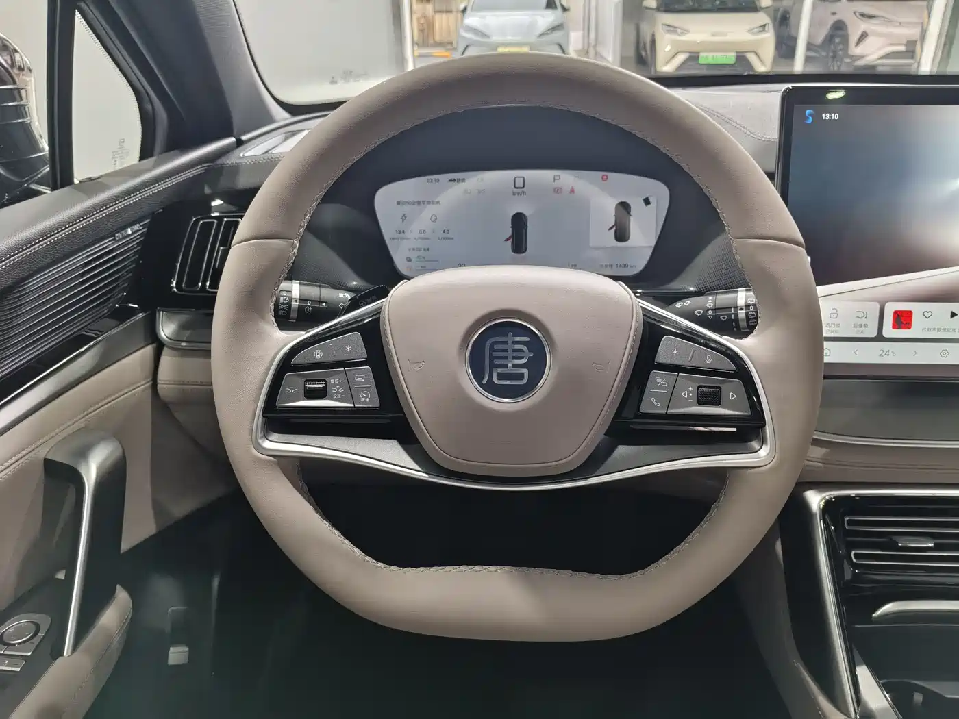 BYD Tang New Energy 2025 Smart Driving Edition DM-i 115KM Flagship фото 14