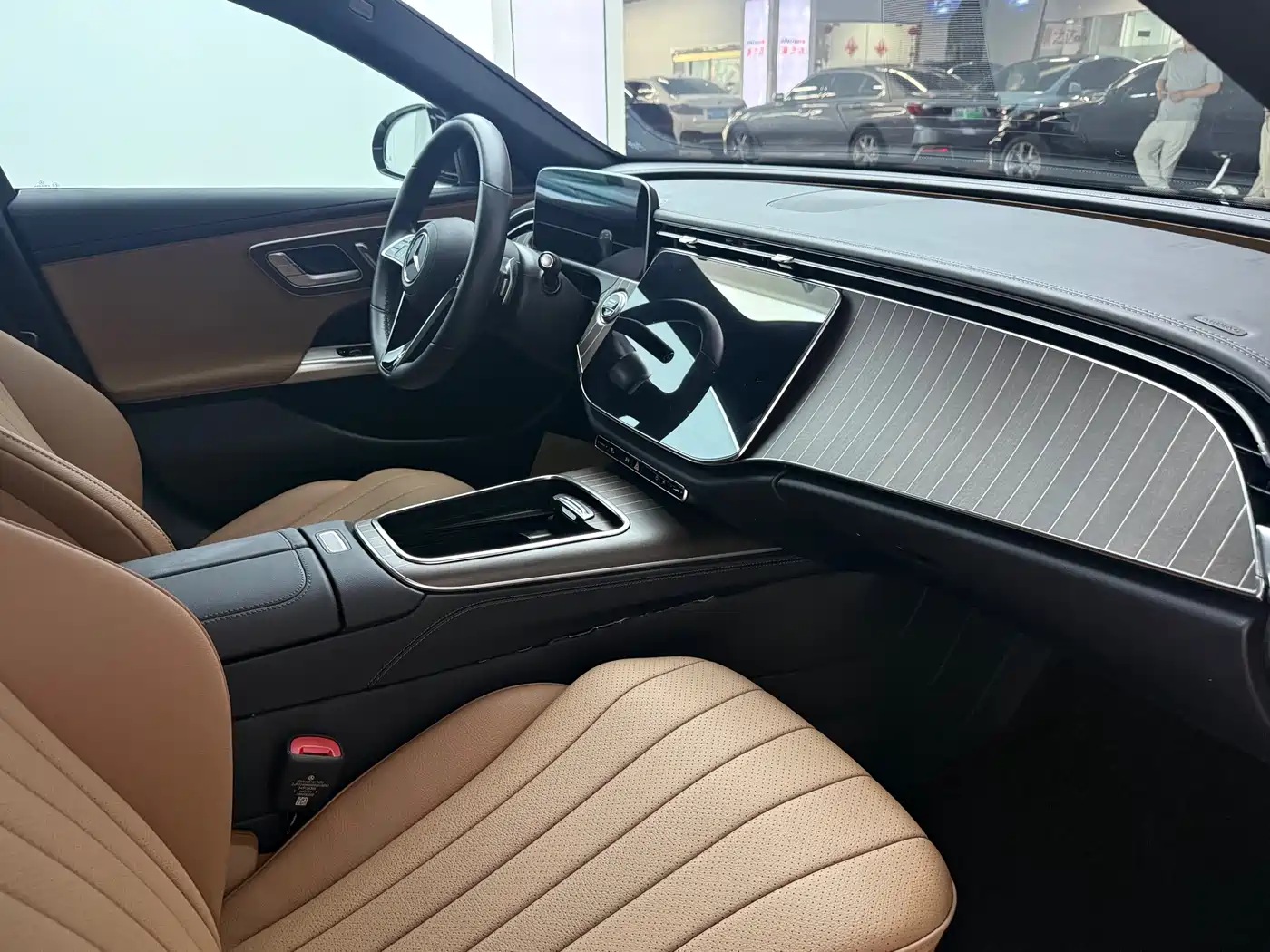 Mercedes-Benz E-Class 2024 E 300 L Fashion фото 5