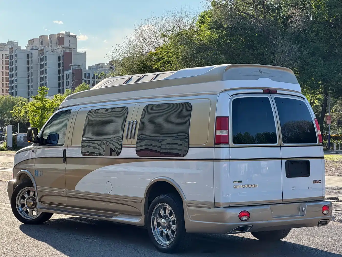 GMC Savana 2010 2011 6.0L Business Star 10-seater
