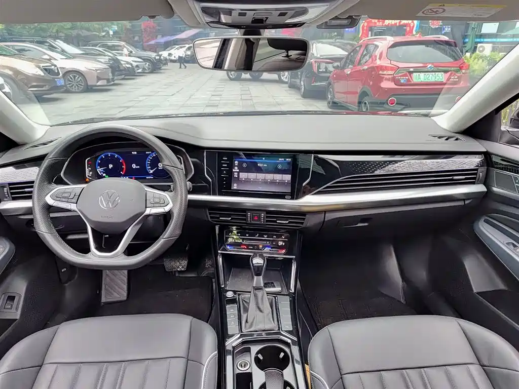 Volkswagen Passat 2022 330TSI Elite Edition фото 10