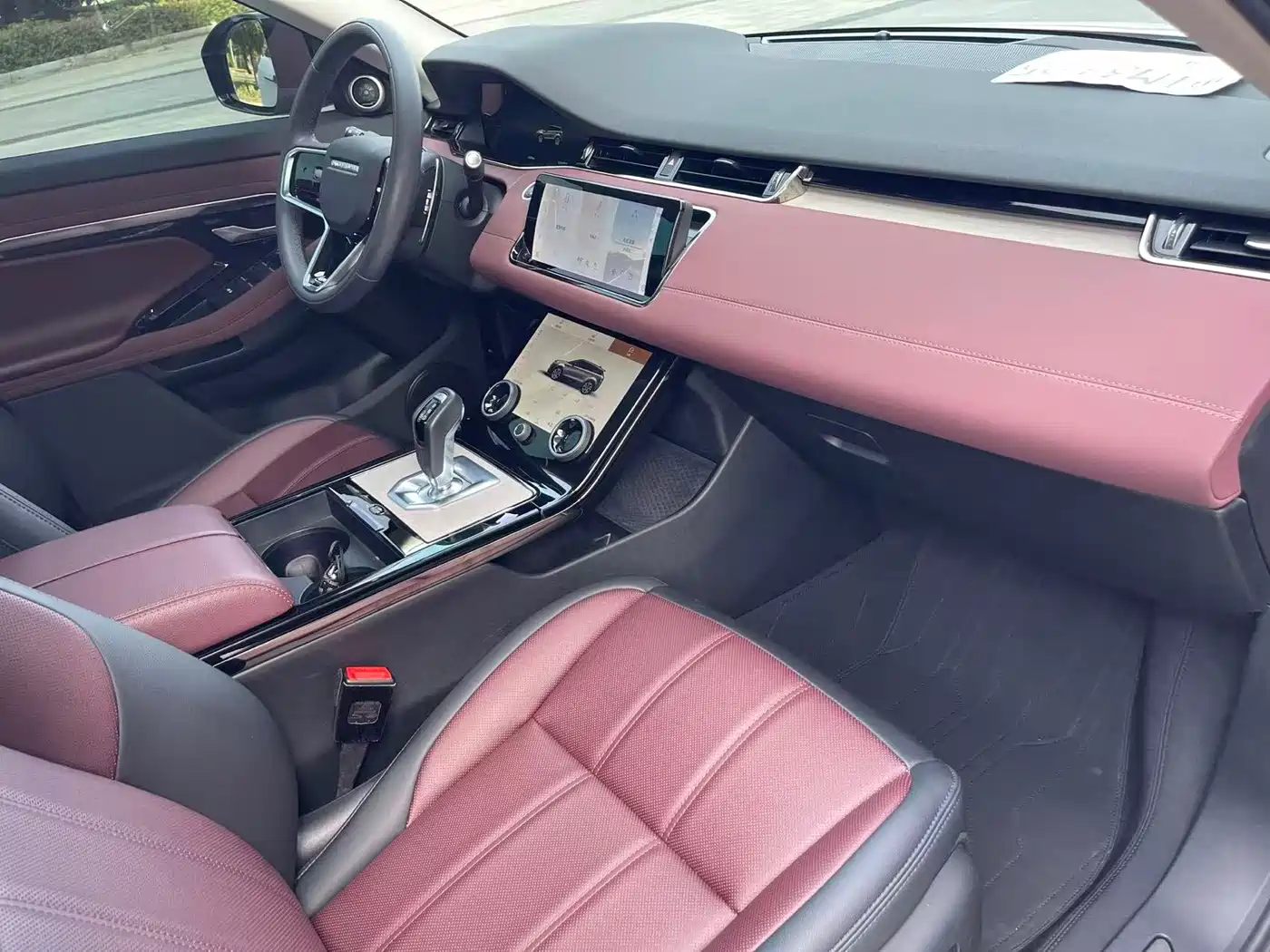 Land Rover Range Rover Evoque 2023 Range Rover Evoque L 249PS Luxury Edition фото 15