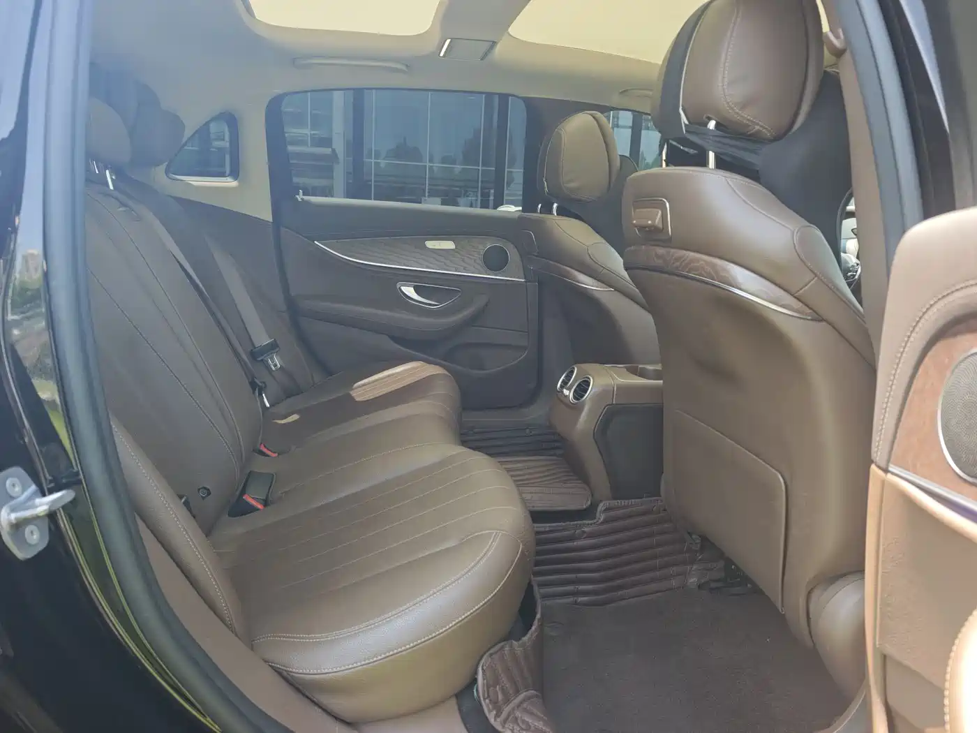 Mercedes-Benz E-Class 2020 E 300 L Fashion фото 22