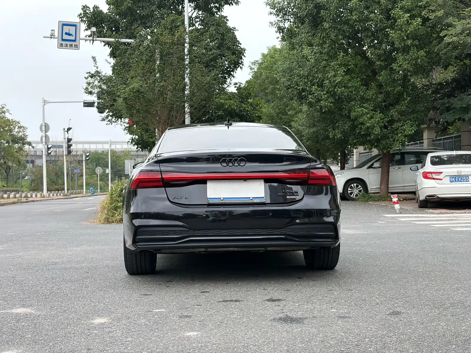 Фото 8 - Audi A7L